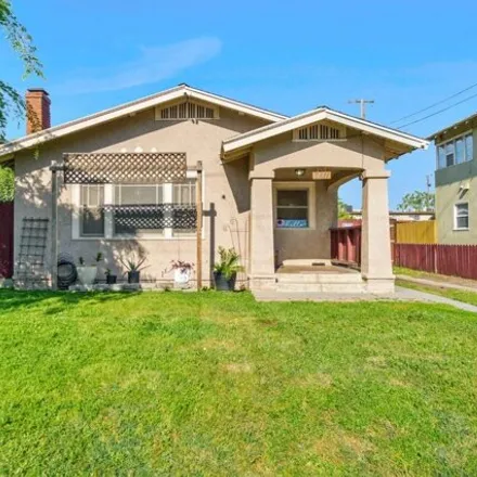 Buy this 2 bed house on 2431 North Maroa Avenue in Fresno, CA 93704