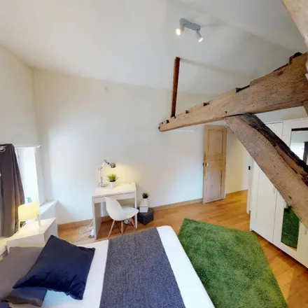 Rent this 4 bed room on 127 Rue Saint-André in 59043 Lille, France