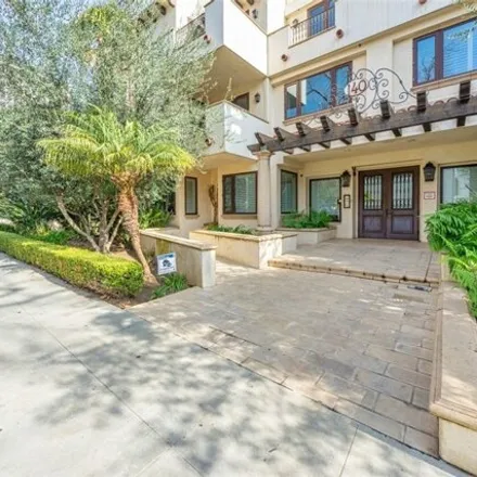 Image 2 - 162 South Oakhurst Drive, Beverly Hills, CA 90212, USA - Condo for sale