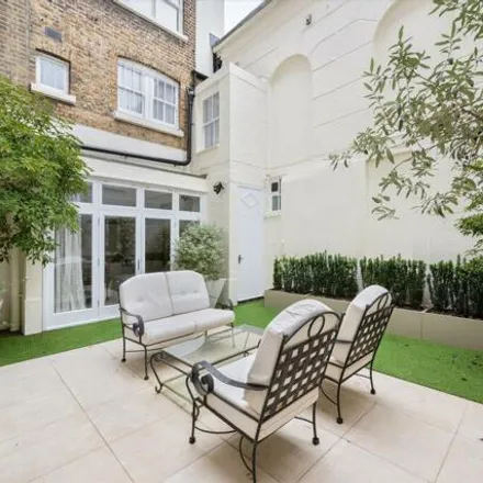 Image 3 - 17 Montagu Square, London, W1H 2LG, United Kingdom - Apartment for sale