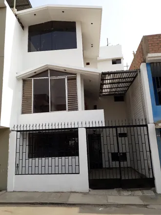 Buy this 6 bed house on Institución Educativa Liceo Bernhald Bolzano in Jirón Roque Saenz Peña, San Juan de Lurigancho