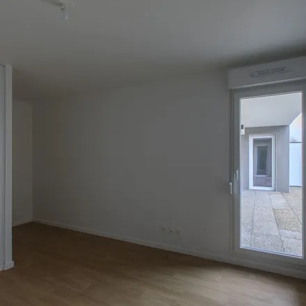 Rent this 4 bed apartment on 15 Rue des Cinq Ormes in 93140 Bondy, France