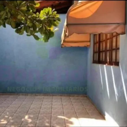 Buy this 3 bed house on Rua Professor Oscar Augusto Guelli Filho in Jardim do Lago, Jundiaí - SP