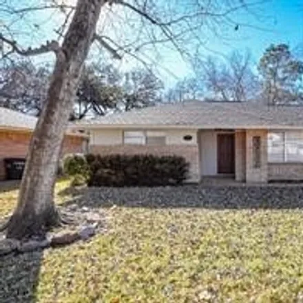 Rent this 3 bed house on 501 Midway Dr in Baytown, Texas