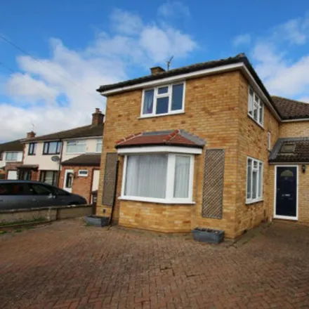 Buy this 4 bed house on Benmead Road in Hampton Poyle, OX5 2BZ
