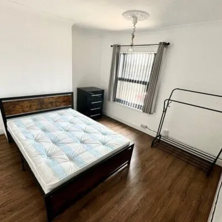 Image 3 - Foleshill Road, Daimler Green, CV6 5AY, United Kingdom - Apartment for rent