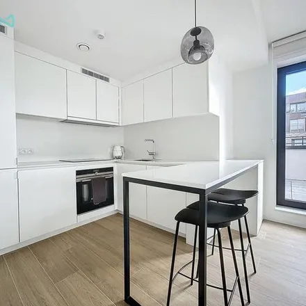 Rent this 2 bed apartment on Allée Christian de Duve - Christian de Duve Dreef 11 in 1200 Woluwe-Saint-Lambert - Sint-Lambrechts-Woluwe, Belgium