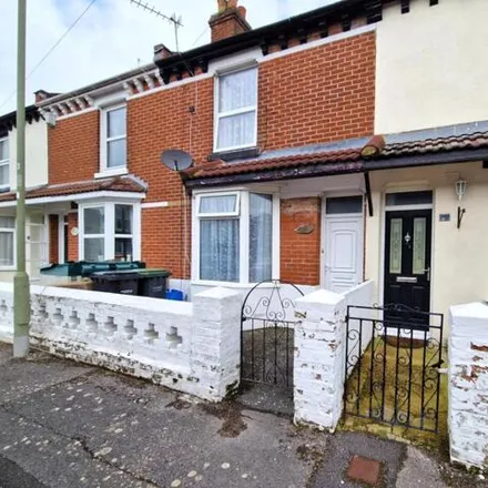 Buy this 2 bed house on Richmond Road in Gosport, PO12 3QJ