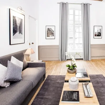 Rent this 2 bed apartment on Rue de la Perle in 75003 Paris, France