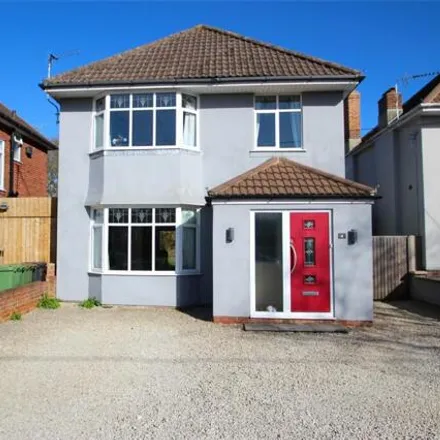 Buy this 3 bed house on Broadway in Butlocks Heath, SO31 4HT