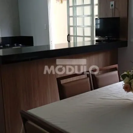 Buy this 3 bed house on Alameda Sóstenes Guimarães in Morada da Colina, Uberlândia - MG