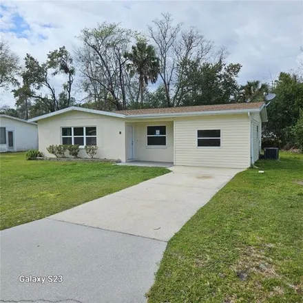 Buy this studio apartment on 22 North Melbourne Street in Citrus County, FL 34465