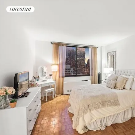 Image 2 - Worldwide Plaza, West 50th Street, New York, NY 10019, USA - Condo for sale