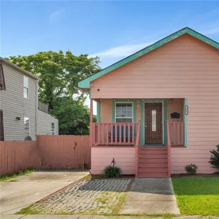 Buy this 3 bed house on 1807 Congress St in New Orleans, Louisiana