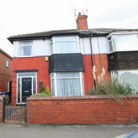 Buy this 3 bed duplex on St. Anne's Road in Doncaster, DN4 5DY