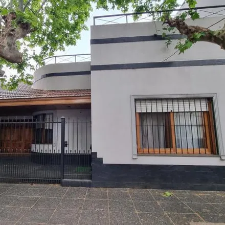 Buy this 3 bed house on Mariano Moreno 994 in Quilmes Este, Quilmes