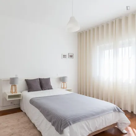 Rent this 2 bed apartment on Rua de Nossa Senhora de Fátima 361 in 4100-999 Porto, Portugal