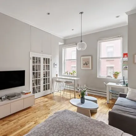 Image 2 - 17 Waverly Place, New York, NY 10003, USA - Apartment for sale