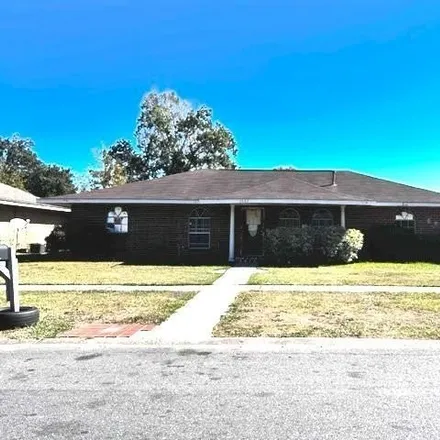 Buy this 3 bed house on 11718 Tams Drive in La Belle Aire, Baton Rouge