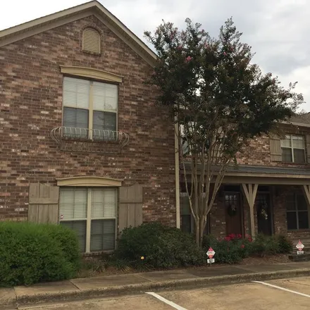 Buy this 3 bed condo on Bradley Cove in Oxford, MS 38677