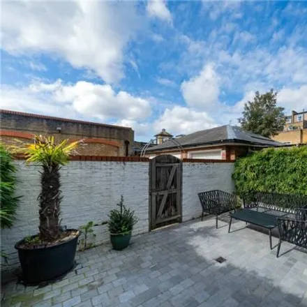 Image 4 - Cambria Street, London, SW6 2EE, United Kingdom - Townhouse for sale