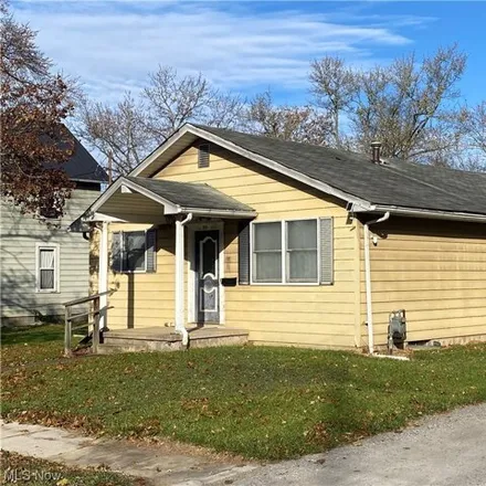 Buy this 2 bed house on Pearl Alley in East Palestine, Columbiana County