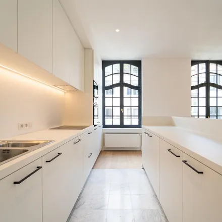 Rent this 1 bed apartment on Avenue Émile de Béco - Émile de Bécolaan 29 in 1050 Ixelles - Elsene, Belgium