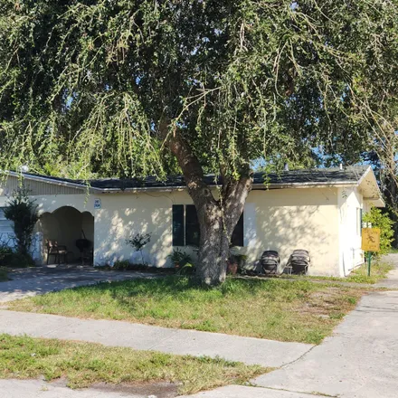 Buy this 5 bed duplex on 210 North 28th Street in Fort Pierce, FL 34947
