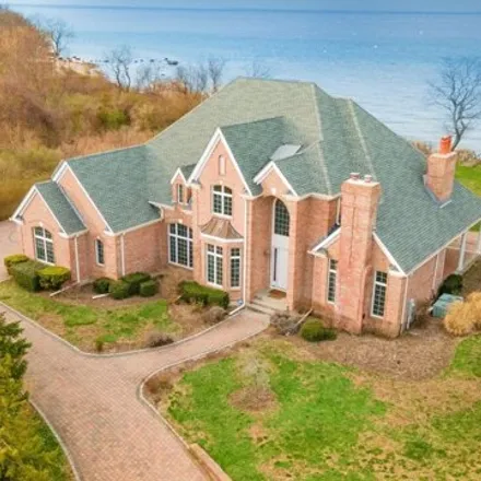 Buy this 7 bed house on 1790 Grandview Dr in Orient, New York