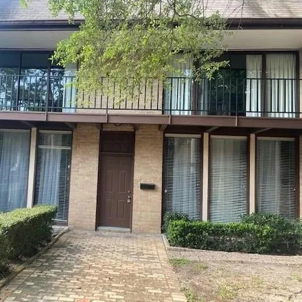 Rent this 3 bed townhouse on 1899 Nantucket Drive in Houston, TX 77057
