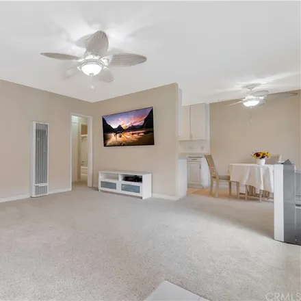 Image 8 - Stonecrest, 2222 East 2nd Street, Long Beach, CA 90803, USA - Condo for sale