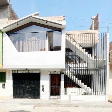 Buy this 5 bed house on unnamed road in San Martín de Porres, Lima Metropolitan Area 15108