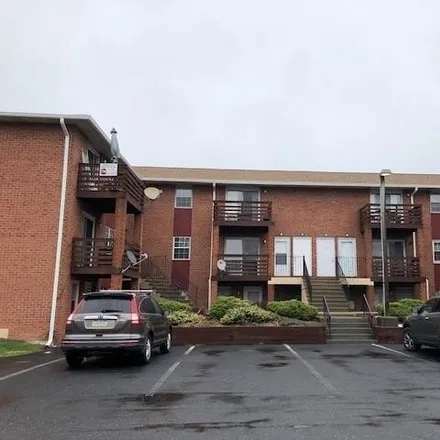 Image 1 - 3212 Winchester Road, Woodlawn, South Whitehall Township, PA 18104, USA - Apartment for rent