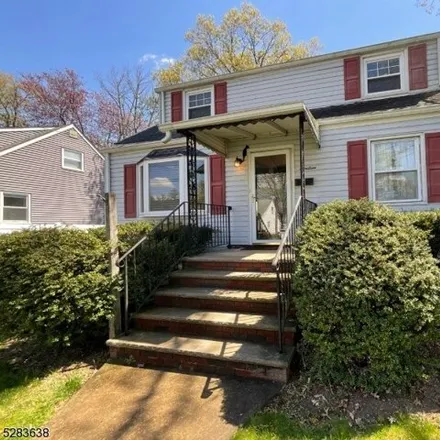 Image 3 - 65 Brown Place, Bergenfield, NJ 07621, USA - House for sale
