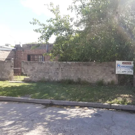 Buy this studio house on unnamed road in B1852 GAU Burzaco, Argentina