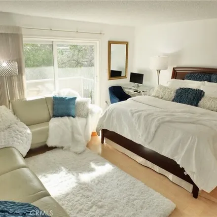 Image 2 - Pacific Coast Highway, Long Beach, CA 90822, USA - Condo for sale