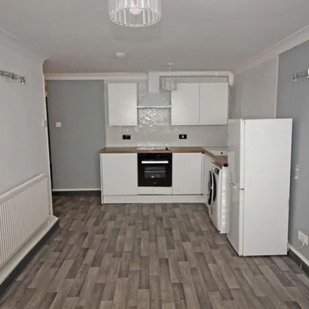 Rent this 2 bed apartment on Wellington Street in Cardiff, CF11 9BD