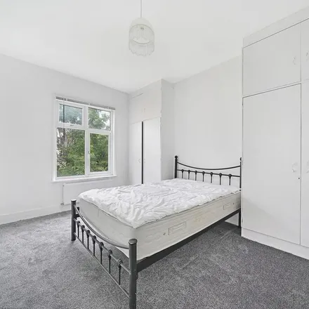 Image 6 - 32 Lichfield Grove, London, N3 2JH, United Kingdom - Apartment for rent