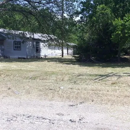 Image 6 - 611 Davis Street, Hubbard, Hill County, TX 76648, USA - House for sale