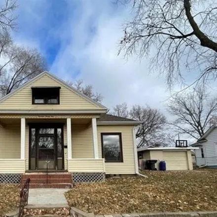 Buy this 3 bed house on 1477 West 15th Street in Sioux City, IA 51103