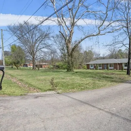 Image 2 - 4035 Yoest Drive, Nashville-Davidson, TN 37207, USA - House for sale