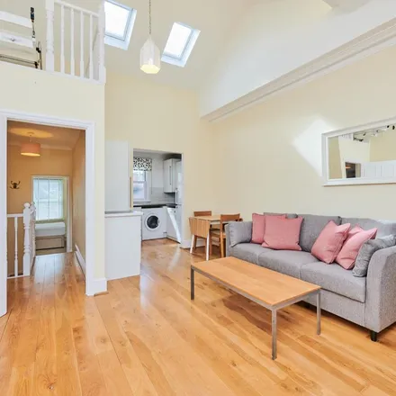 Image 4 - Coombe Road, London, W4 2HR, United Kingdom - Apartment for rent