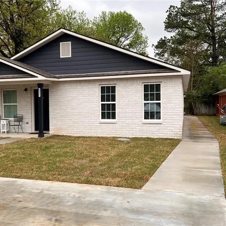 Buy this studio duplex on 1706 North 12th Street in Fort Smith, AR 72904