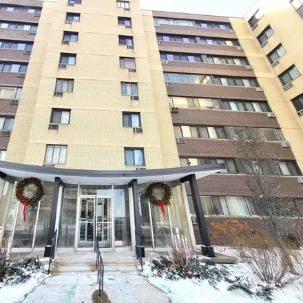 Rent this 1 bed condo on 6300 N Sheridan Rd Apt 703 in Chicago, Illinois