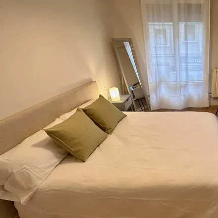 Rent this 7 bed room on Gurutze Gorria Victoria Eugenia in Alameda Urquijo / Urkixo zumarkalea, 48011 Bilbao