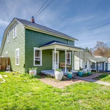 Buy this 3 bed house on 337 Northwest Harrison Street in Pullman, WA 99163