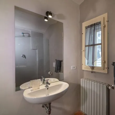 Rent this 2 bed apartment on Arezzo