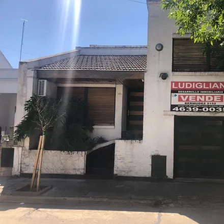 Buy this studio house on José de Maturana 5019 in Monte Castro, C1407 GPT Buenos Aires