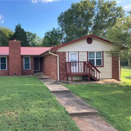 Image 1 - 102 Trayce Street, Poteau, OK 74953, USA - House for sale