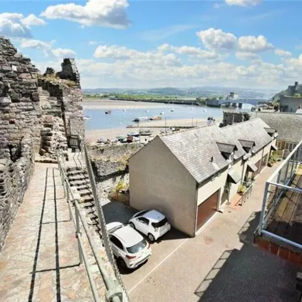 Image 3 - Conwy Town Walls, Castle Square, Llandudno Junction, LL32 8BD, United Kingdom - Townhouse for sale